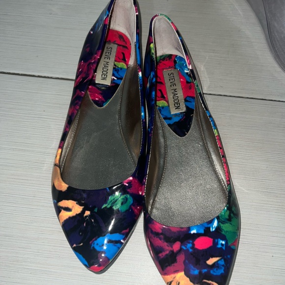 Colorful Steven madden flats! - Picture 3 of 7